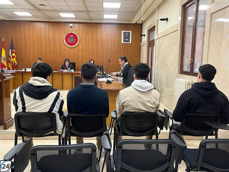 Un recurs perdut retarda 'sine die' el judici al professor acusat d'abusos a alumnes juntament amb altres tres joves.