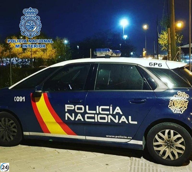 Un home detingut per realitzar tocaments a un menor a la via pública a Palma.
Un home detingut per realitzar tocaments a un menor a la via públic a Palma.