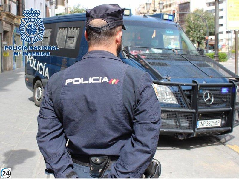 Tres detinguts per robatoris en vehicles i un també per incomplir ordre d'allunyament d'un domicili a Palma.

Tres detinguts per robatoris en vehicles i un també per incomplir ordre d'allunyament d'un domicili a Palma.