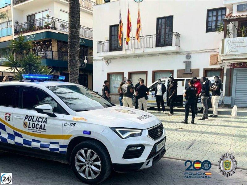 Dos detinguts en un dispositiu policial a Sant Antoni (Eivissa).