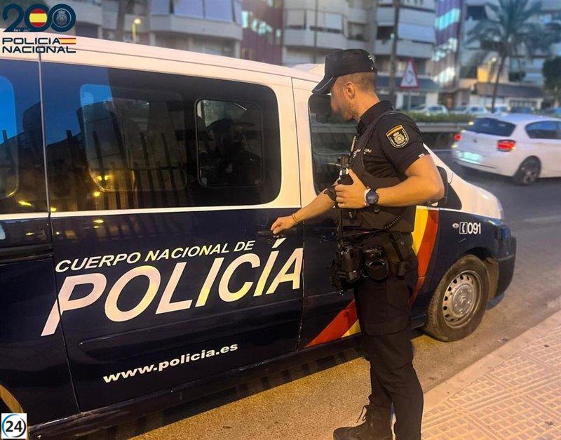 Un home detingut per un robatori amb força a un local d'Ibiza. 

Un home detingut per un delicte de robatori amb força en un local d'Ibiza.