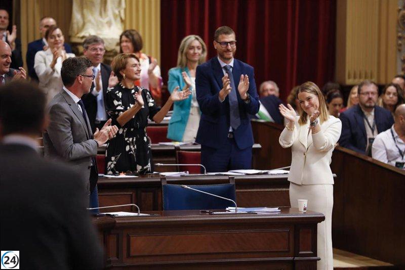Prohens aprova els seus segons Pressupostos amb Vox després de mig any amb les comptes prorrogades.

Prohens aprova els seus segons Pressupostos amb Vox després de mig any amb les comptes prorrogades.