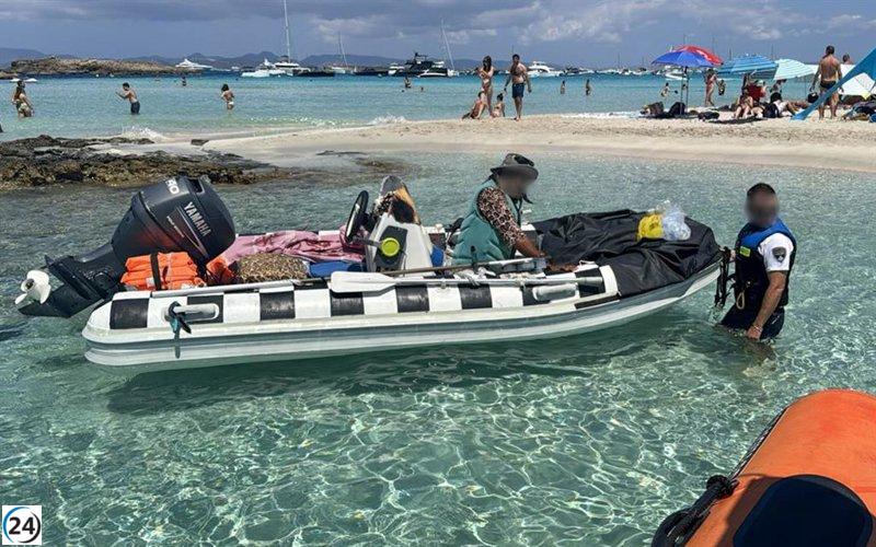 Titular rewritten: Denunciat a Formentera un venedor ambulant que oferia begudes alcohòliques des d'una llanxa.

Traducció al català: Denunciat a Formentera un venedor ambulant que oferia begudes alcohòliques des d'una llanxa.