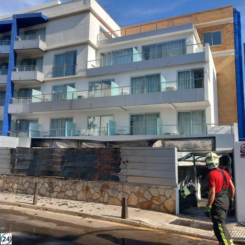 Desallotjat un hotel a Palmanova per un incendi a la sala de brossa.