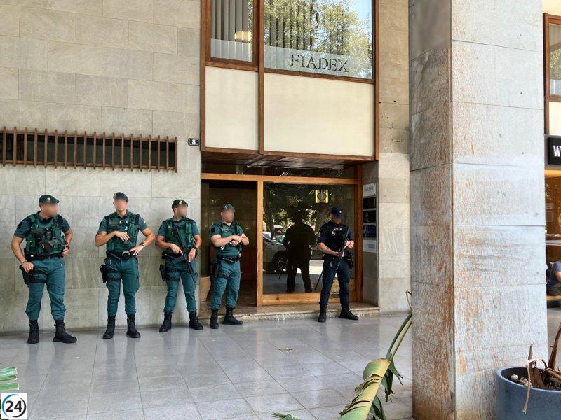 Registran diversos immobles a Mallorca en una operació contra el blanqueig de capitals.

Registren diversos immobles a Mallorca en una operació contra el blanqueig de capitals.