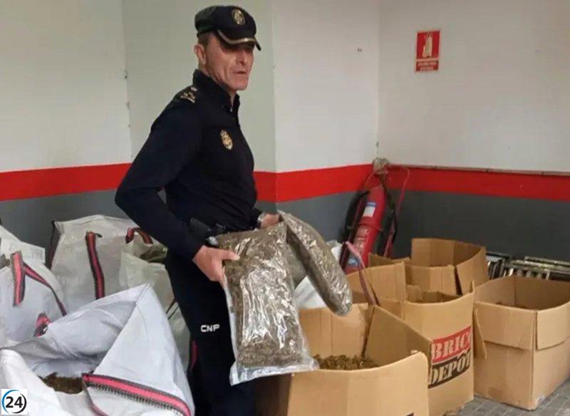Inspector de la Policía Nacional detingut a Mallorca condemnat a presó en macrocausa de blanqueig.
Presó per a l'inspector de la Policia Nacional detingut a Mallorca en la macrocausa contra el blanqueig.