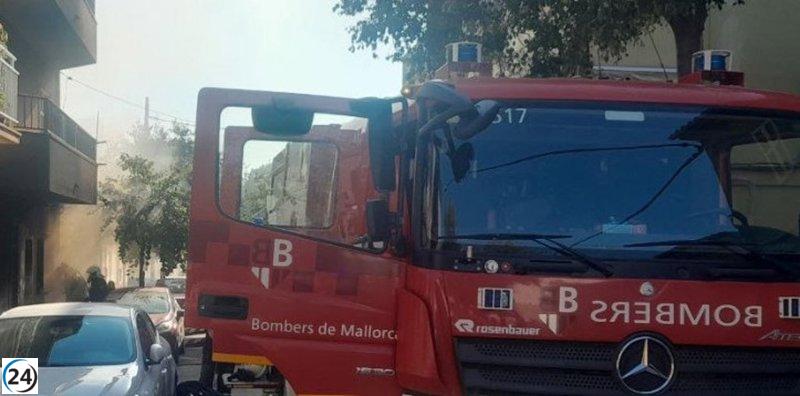 Desallotjat l'edifici de Porto Cristo on s'ha declarat un incendi al seu garatge aquest dissabte.