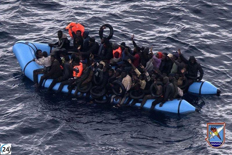 Un mort, 19 ferits i tres desapareguts en el naufragi d'una pastera al sud de Mallorca.