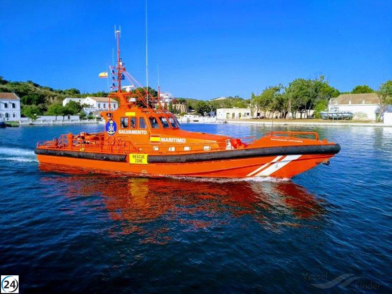 Salvament Marítim evacua un tripulant malalt d'un vaixell a prop d'Ibiza.

Redacta'ho dahora en endavant en català Siusplau, i jo t'ajudaré.