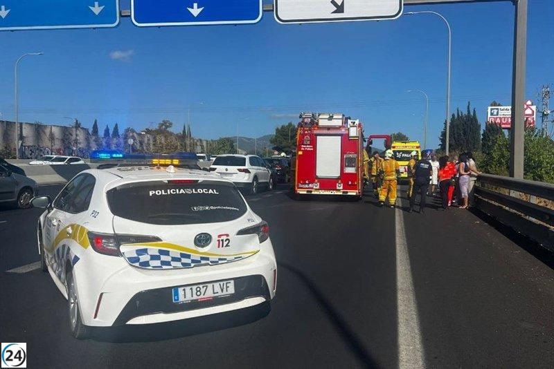 Tres ferits lleus en un accident amb cinc cotxes implicats a la Via de Cintura de Palma.