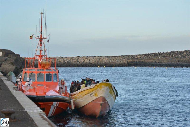 185 migrants són rescatats a les Illes Balears després d'arribar en diferents pasteres aquest dilluns i dimarts.

185 migrants són rescatats a les Illes Balears després d'arribar en diferents pasteres aquest dilluns i dimarts.