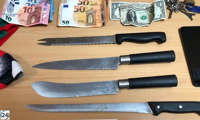 Envien a presó els dos joves detinguts per donar una pallissa i apunyalar un home per robar-li.