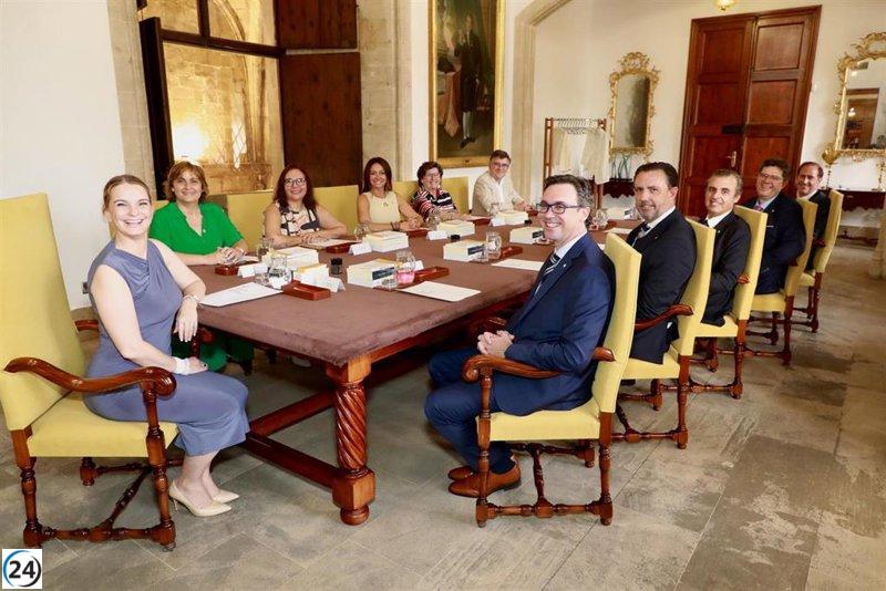 Govern nombra nou alts càrrecs, incloent-hi la directora general de Salut mental i el de Pressupostos.
El Govern nomena nou alts càrrecs més, incloent-hi la directora general de Salut mental o el de Pressupostos.