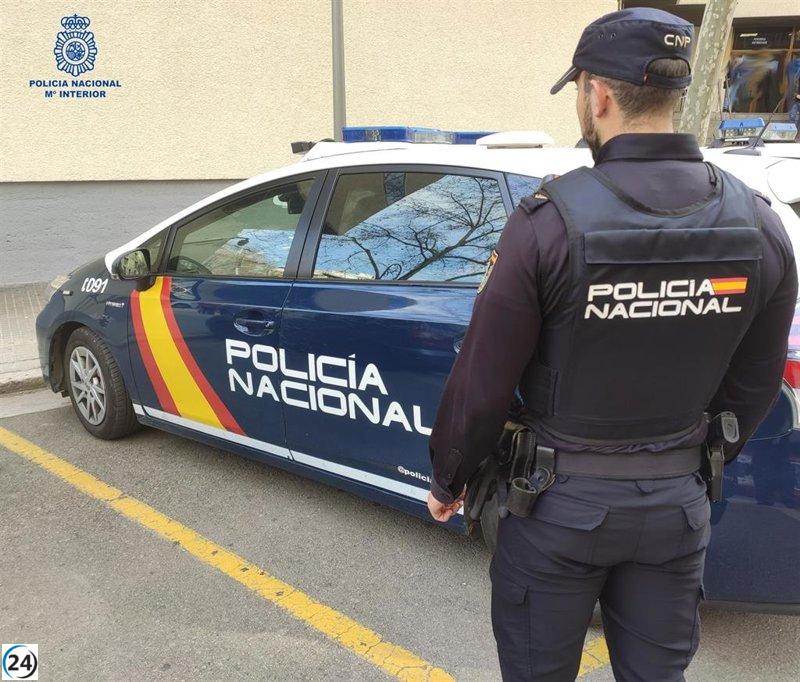 Detingut un home per arrabassar un rellotge a un ciutadà i intentar llevar-li un anell a Palma.