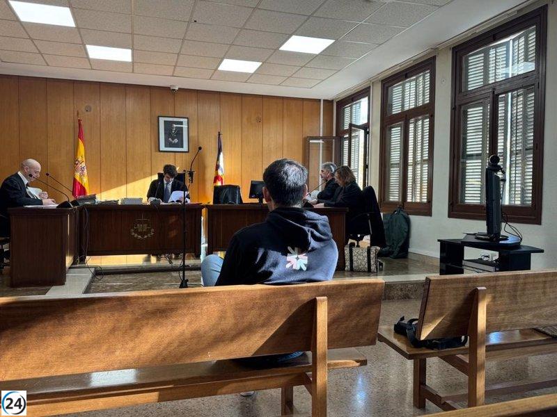 El judici al cantant Miquel Roldán per presumpte assetjament a un alumne se celebrarà a l'abril després de no haver-hi conformitat.