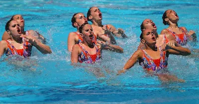 La natació sincronitzada és una opció artística a les piscines balears